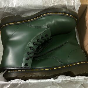 Dr Martens 1460 SMOOTH LEATHER LACE UP BOOTS